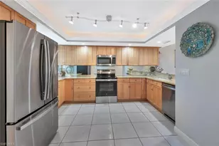 12945 Vanderbilt Dr, Naples, FL 34110 - Photo 7