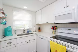 401 Charlemagne Blvd, Naples, FL 34112 - Photo 11