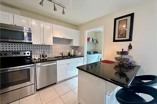 788 Park Shore Dr, Naples, FL 34103 - Photo 9