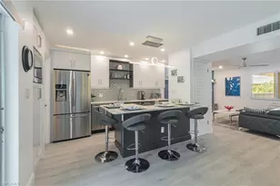 788 Park Shore Dr, Naples, FL 34103 - Photo 9