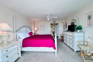 25 Bluebill Ave, Naples, FL 34108 - Photo 15