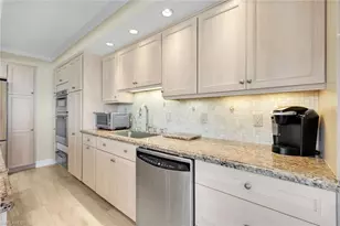 4041 Gulf Shore Blvd N, Naples, FL 34103 - Photo 11