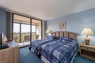 17 Bluebill Ave, Naples, FL 34108 - Photo 9