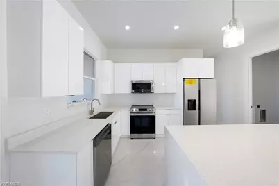 121 NE 8th Ter, Cape Coral, FL 33909 - Photo 35