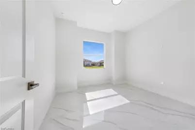 121 NE 8th Ter, Cape Coral, FL 33909 - Photo 31