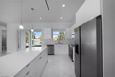 121 NE 8th Ter, Cape Coral, FL 33909 - Photo 23