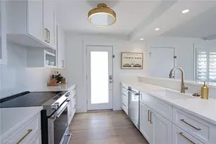 222 Harbour Dr, Naples, FL 34103 - Photo 5