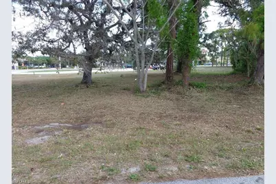 191 1st St, Naples, FL 34134 - Photo 1