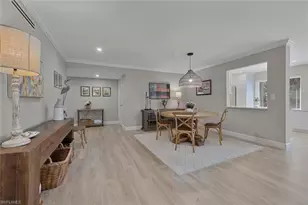 102 Clubhouse Dr, Naples, FL 34105 - Photo 7