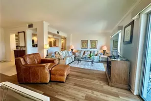 555 Park Shore Dr, Naples, FL 34103 - Photo 3