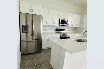 424 SW 28th Ave, Cape Coral, FL 33991 - Photo 9