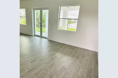 424 SW 28th Ave, Cape Coral, FL 33991 - Photo 7