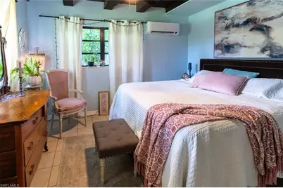 2928 Hawthorne Ct, Naples, FL 34104 - Photo 11