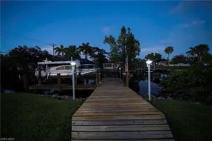 6075 Island Park Ct, Fort Myers, FL 33908 - Photo 3