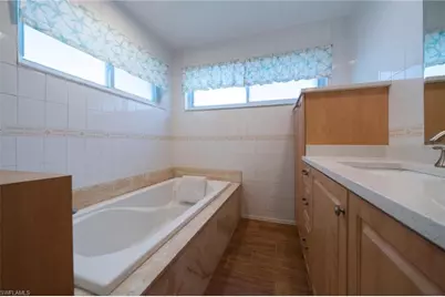 6075 Island Park Ct, Fort Myers, FL 33908 - Photo 17