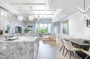 565 Fairway Terrace, Naples, FL 34103 - Photo 3