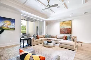 565 Fairway Terrace, Naples, FL 34103 - Photo 9