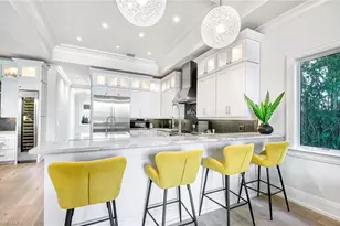 565 Fairway Terrace, Naples, FL 34103 - Photo 7