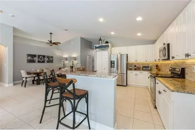 2438 Butterfly Palm Dr, Naples, FL 34119 - Photo 7