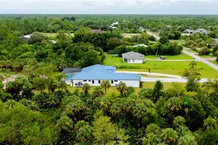 522 17th St SW, Naples, FL 34117 - Photo 5