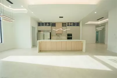 522 17th St SW, Naples, FL 34117 - Photo 9