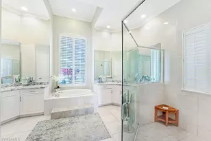 11234 5 Oaks Ln, Naples, FL 34120 - Photo 15