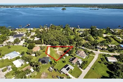 4364 Cypress Ln, Fort Myers, FL 33905 - Photo 9