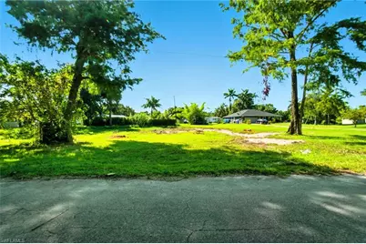 4364 Cypress Ln, Fort Myers, FL 33905 - Photo 3