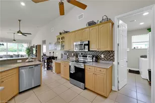 126 SW 39th Pl, Cape Coral, FL 33991 - Photo 13