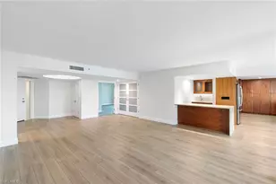 4251 Gulf Shore Blvd N, Naples, FL 34103 - Photo 7