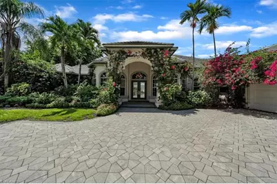 2339 Alexander Palm Dr, Naples, FL 34105 - Photo 9