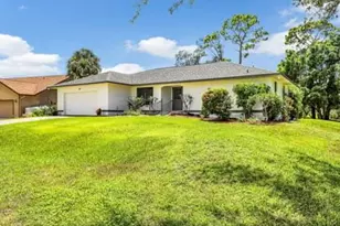 124 Sharwood Dr, Naples, FL 34110 - Photo 3