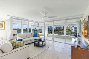 25 Bluebill Ave, Naples, FL 34108 - Photo 5