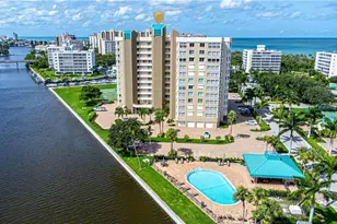 25 Bluebill Ave, Naples, FL 34108 - Photo 19