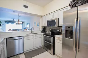 3250 Cypress Glen Way, Naples, FL 34109 - Photo 9