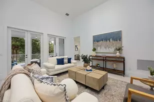 1041 20th Ave NE, Naples, FL 34120 - Photo 5