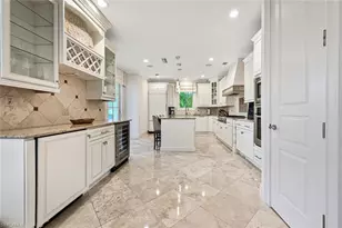 425 5th St S, Naples, FL 34102 - Photo 3