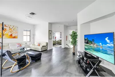 178 Vintage Cir #M202, Naples, FL 34119 - Photo 5