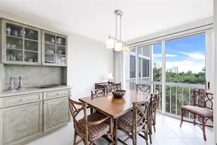 5501 Heron Point Dr, Naples, FL 34108 - Photo 9