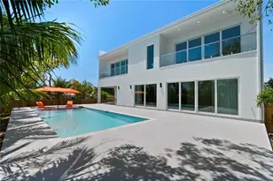 1135 Bluebird Ave, Marco Island, FL 34145 - Photo 9