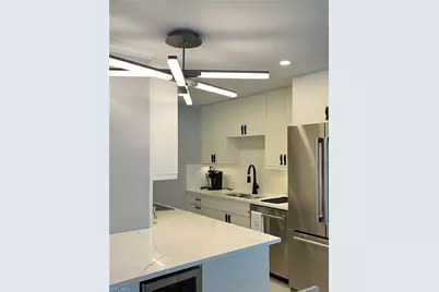 333 Harbour Dr #106, Naples, FL 34103 - Photo 3