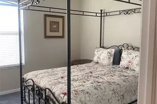 210 Vintage Cir, Naples, FL 34119 - Photo 13