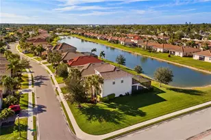 2575 Laurentina Ln, Cape Coral, FL 33909 - Photo 35