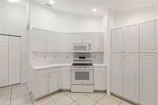 12340 Notting Hill Ln, Bonita Springs, FL 34135 - Photo 11