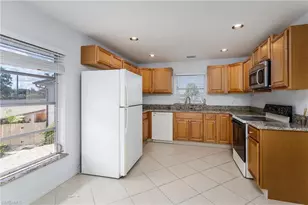 1080 Cypress Way E, Naples, FL 34110 - Photo 11