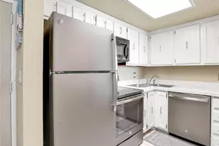 180 Seaview Ct, Marco Island, FL 34145 - Photo 7