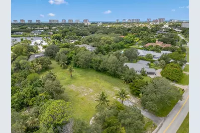 172 Hickory Rd, Naples, FL 34108 - Photo 7