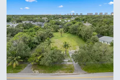 172 Hickory Rd, Naples, FL 34108 - Photo 1