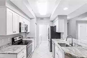 4635 St Croix Ln, Naples, FL 34109 - Photo 9