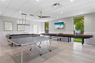 555 Park Shore Dr, Naples, FL 34104 - Photo 9